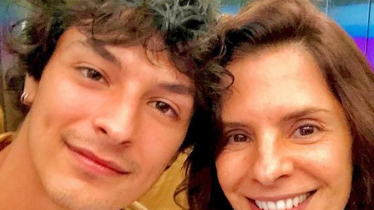 Pedro Waddington com Helena Ranaldi; ele também é filho do diretor Ricardo Waddington