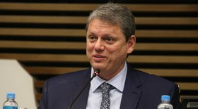 Tarcísio comemora privatização da Sabesp: 