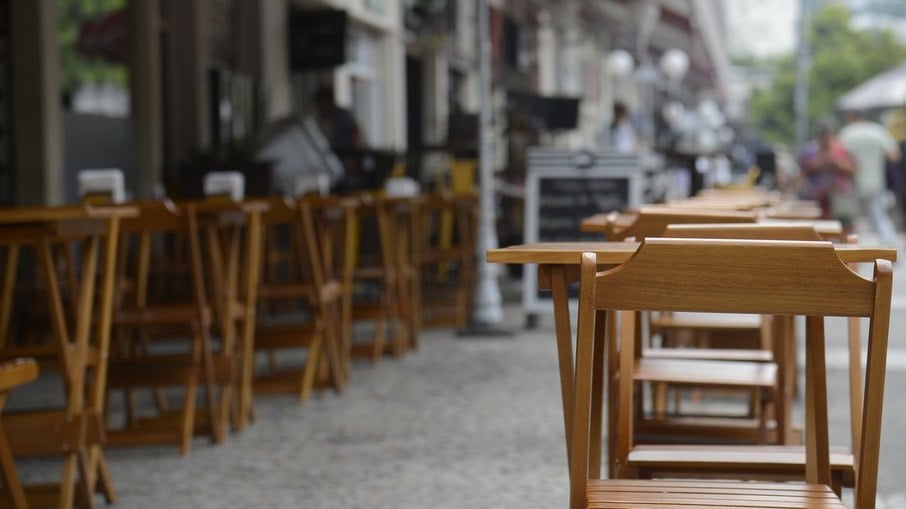 Bares e restaurantes seguram repasse da inflação aos consumidores pelo terceiro mês consecutivo