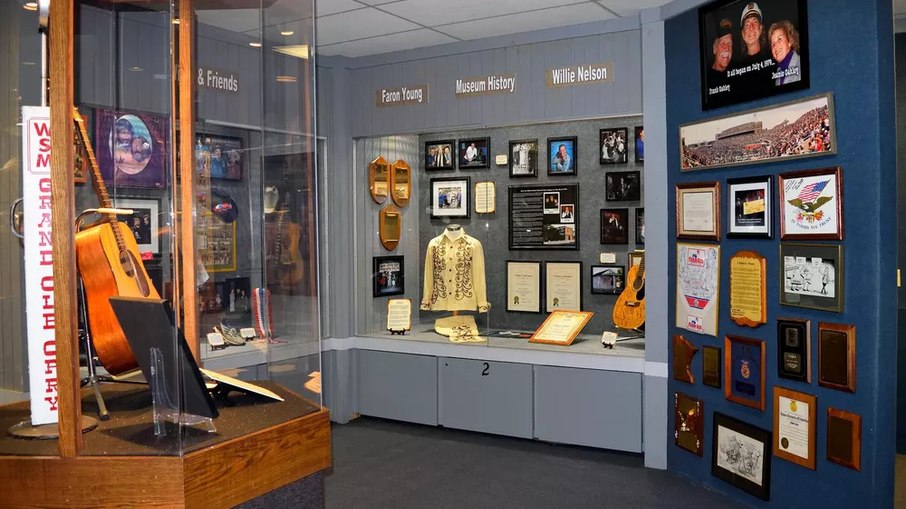 Interior do Willie Nelson's Museum, um dos muitos dedicados à música norte-americana, em Nashville 
