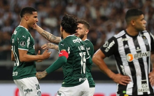 Dupla Gómez e Murilo chega a 15 gols pelo Palmeiras na temporada