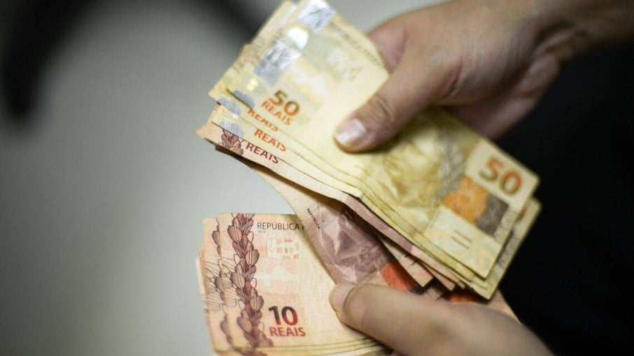 Desenrola vai fazer com que bancos perdoem dívidas de até R$ 100