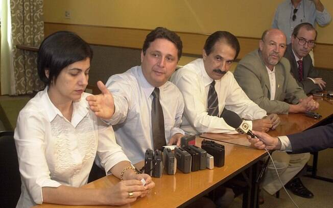 Rosinha e Anthony Garotinho e o pastor Silas Malafaia (de bigode); Eduardo Cunha, ao fundo, já foi próximo aos Garotinho