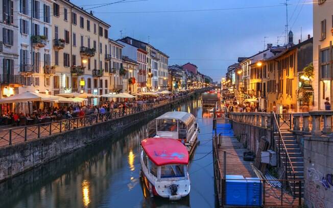 Turismo em Milão: ir à a noite nos bares e restaurantes do Navigli é uma opção para quem procura o que fazer em Milão