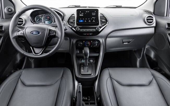 Por dentro da versão Titanium do Ford Ka 2019 os bancos são de couro e a central multimídia é a SYNC 3