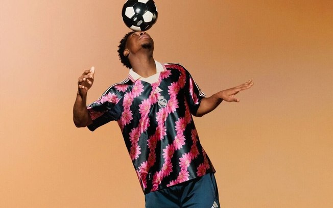 Imagens da coleção do Real Madrid em parceria com a Farm Rio e a Adidas Imagens da coleção do Real Madrid em parceria com a Farm Rio e a Adidas