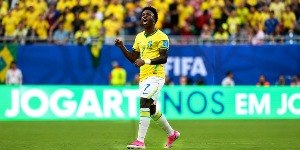 Vini Jr faz 2 e entra na briga pela artilharia da Copa