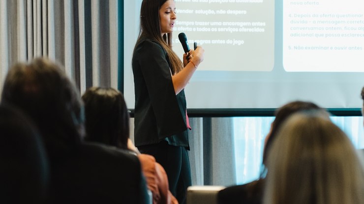 Black Friday se aproxima e especialista alerta para golpes