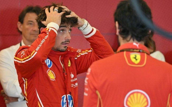 O piloto monegasco da Ferrari, Charles Leclerc, após a primeira sessão de treinos antes do Grande Prêmio de Fórmula 1 de Abu Dhabi O piloto monegasco da Ferrari, Charles Leclerc, após a primeira sessão de treinos antes do Grande Prêmio de Fórmula 1 de Abu Dhabi