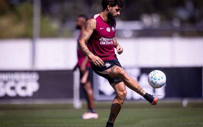 Breno Bidon esteve de fora do treinamento do Corinthians