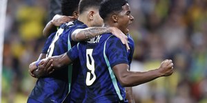 Brasil se vinga e bate Austrália em jogo marcado por duas viradas
