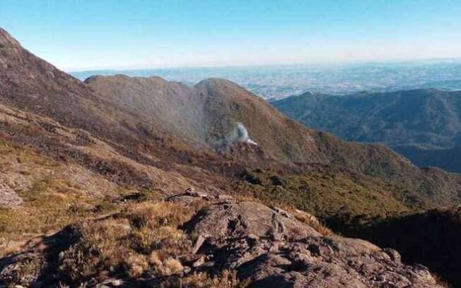 Serra da Mantiqueira está desde sexta com pontos de incêndio 