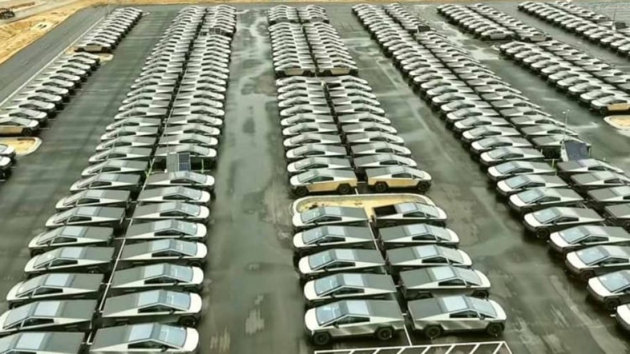Estacionamento em Detroit, EUA Estacionamento em Detroit, EUA