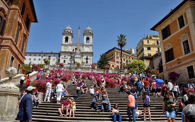 Sentar-se na escadaria da Piazza di Spagna agora é proibido