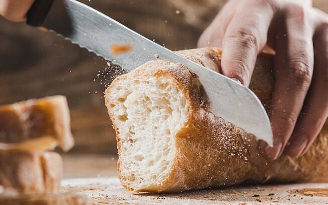 Fazer pão caseiro não é difícil, mas dominar algumas técnicas é fundamental para a receita ficar perfeita