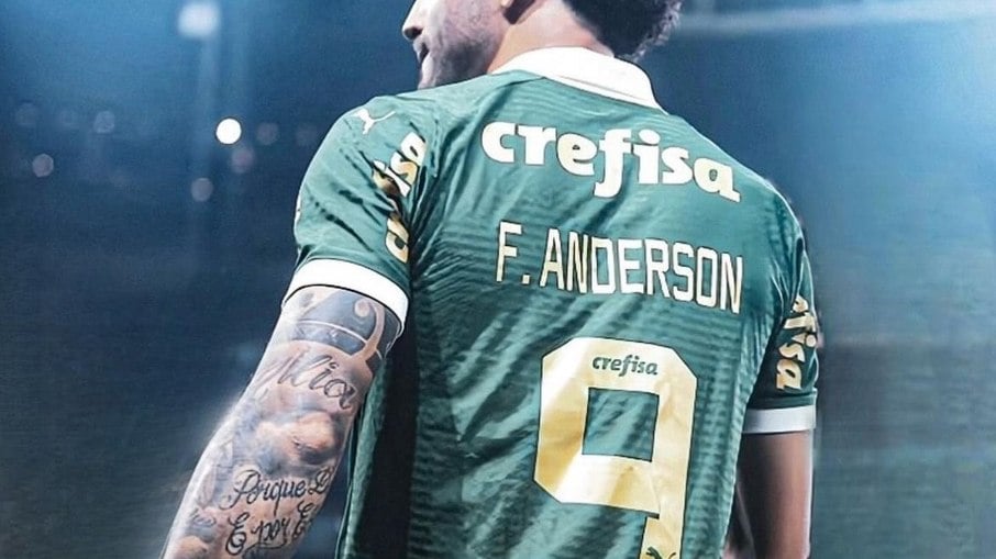 Felipe Anderson é novo camisa 9 do Palmeiras
