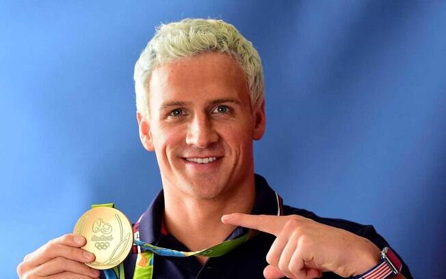 Ryan Lochte com medalha dos Jogos Olímpicos Rio 2016