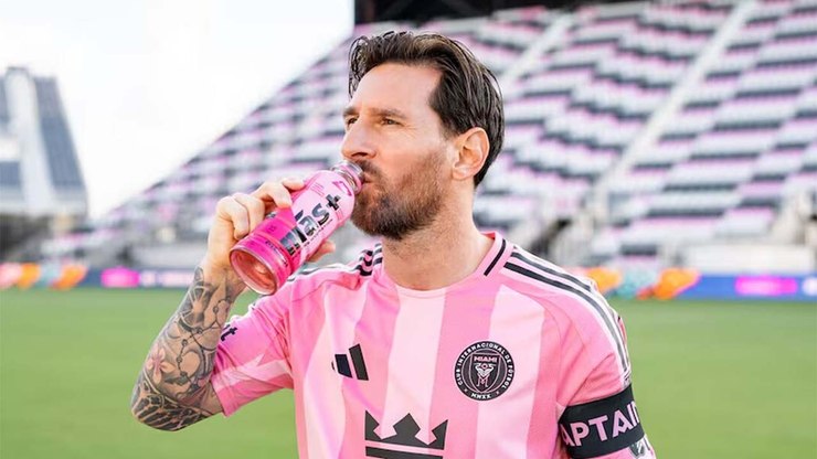 Ex-jogador relembra episódio com Messi: ‘Me chamou de preto de merda’