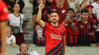 Santos encaminha contratação do atacante Willian Bigode