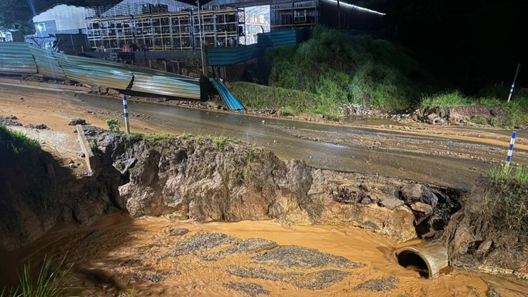 Vale recebe multa milionária após vazamentos em minas de MG Vale recebe multa milionária após vazamentos em minas de MG