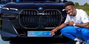 Conheça os carros de luxo dos craques da Copa