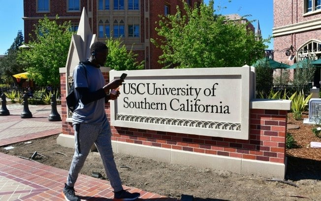 A Universidade do Sul da Califórnia (USC) em Los Angeles se tornou a última instituição de ensino nos Estados Unidos envolvida em uma polêmica motivada pelo conflito entre Israel e Hamas