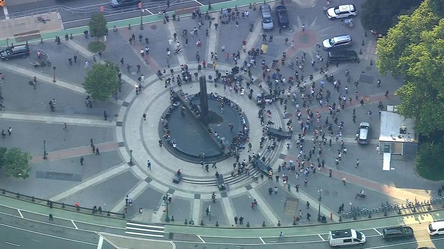 Pessoas vão protestar em Nova York Pessoas vão protestar em Nova York