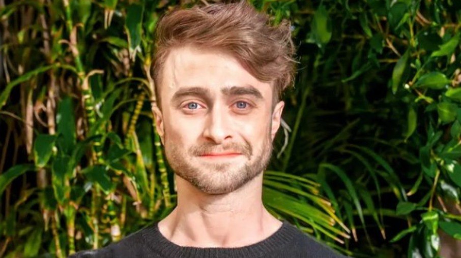Daniel Radcliffe cresceu no cinema como Harry Potter e segue uma carreira prolitizada
