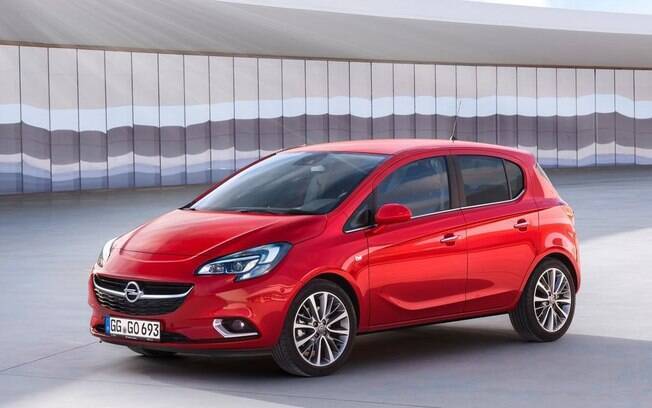 Opel Corsa de 4 portas: essa seria a configuração ideal para o mercado brasileiro, mas concorreria com 2008 e C3