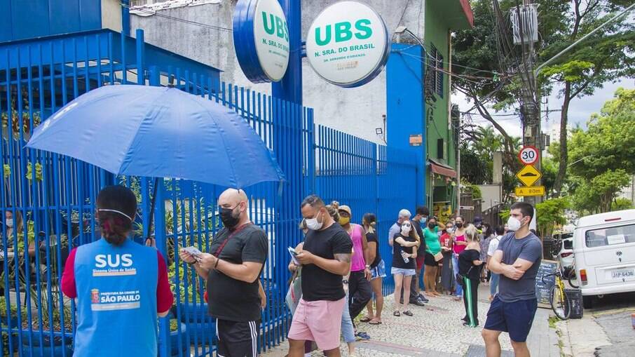 Vacinação contra Covid-19 na UBS Nossa Senhora do Brasil no bairro Bela Vista, em São Paulo.
