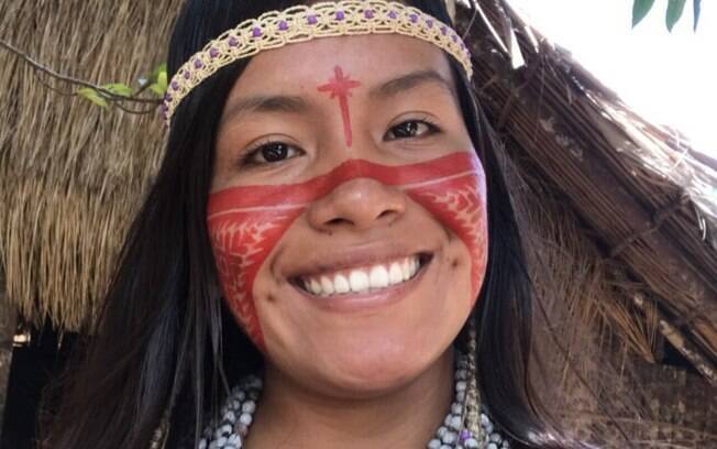 Cunhaporanga faz sucesso no TikTok ao mostrar detalhes da vida em sua tribo indígena