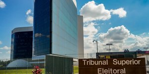 TSE manda retirar post falso sobre uso de droga em ato pró-Lula