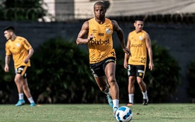 Carlos Sánchez completa dois meses sem entrar em campo pelo Santos