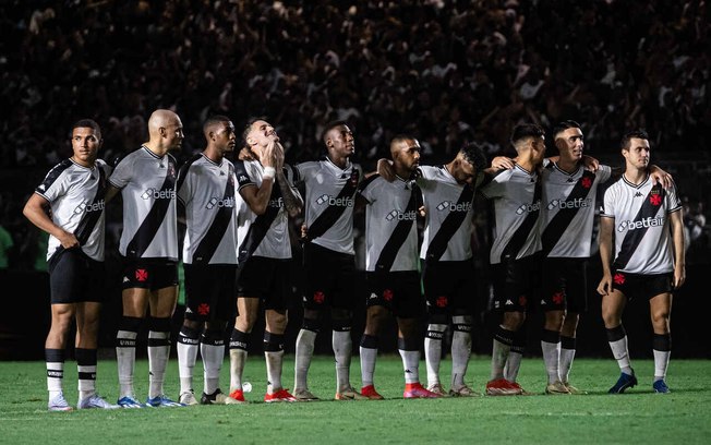 Elenco do Vasco está com salários em dia