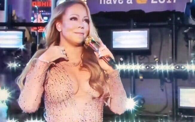 Mariah Carey durante apresentação desastrosa na noite de ano novo