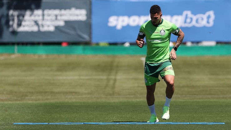 Palmeiras: Paulinho avança em recuperação e trabalha no gramado