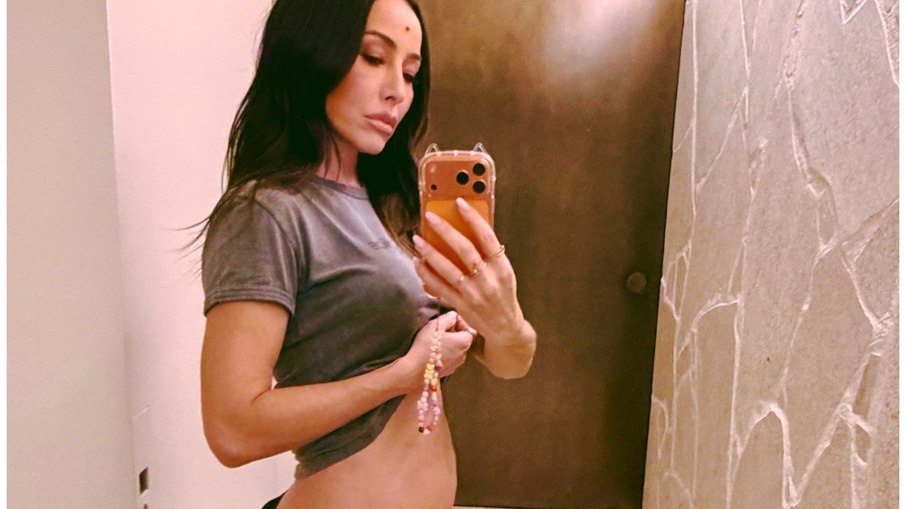 Sabrina Sato mostra barriga de grávida em rede social