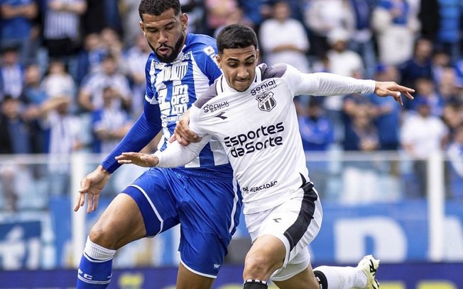Jogadores comemoram o gol de Luizão, que garantiu a vitória do Ceará Jogadores comemoram o gol de Luizão, que garantiu a vitória do Ceará