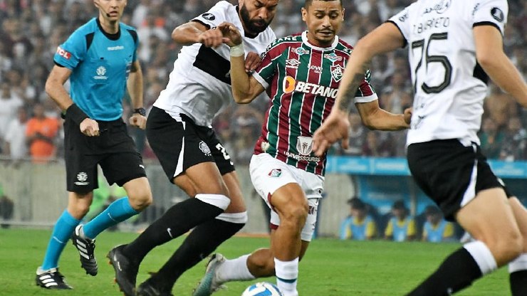 Rizek dispara sobre Fagner do Corinthians: 'Deu sorte de ter