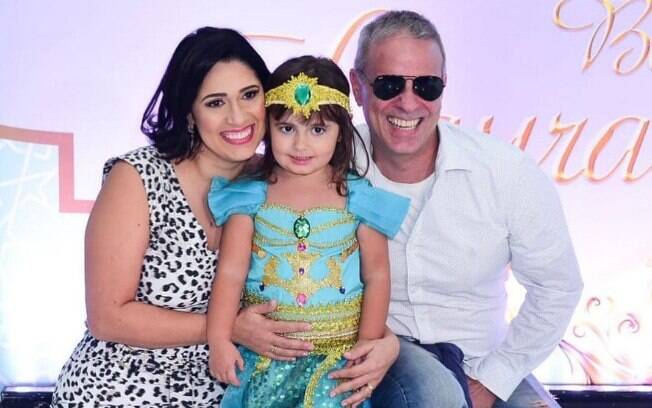 Dudu Braga, filho de Roberto Carlos na festa da filha