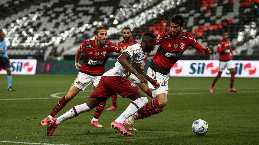 Luiz Henrique em campo pelo Fluminense