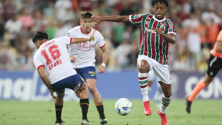 Fluminense%20bate%20Uni%C3%B3n%20Espa%C3%B1ola%20e%20vira%20l%C3%ADder%20de%20grupo%20na%20Sula