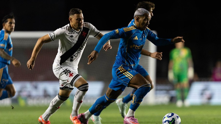 Vasco surpreende em São Januário e derrota o Cruzeiro Vasco surpreende em São Januário e derrota o Cruzeiro