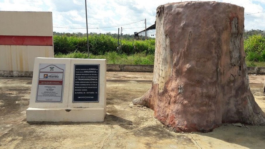 O Pau do Presidente é o monumento que marca o início da construção da Rodovia Transamazônica (BR-230) O Pau do Presidente é o monumento que marca o início da construção da Rodovia Transamazônica (BR-230)
