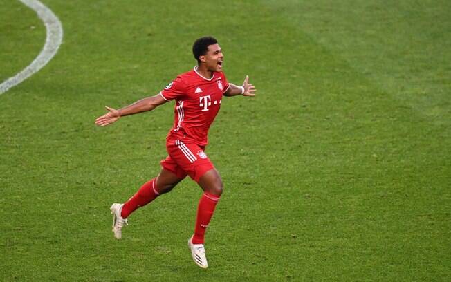 Gnabry comemora gol pelo Bayern