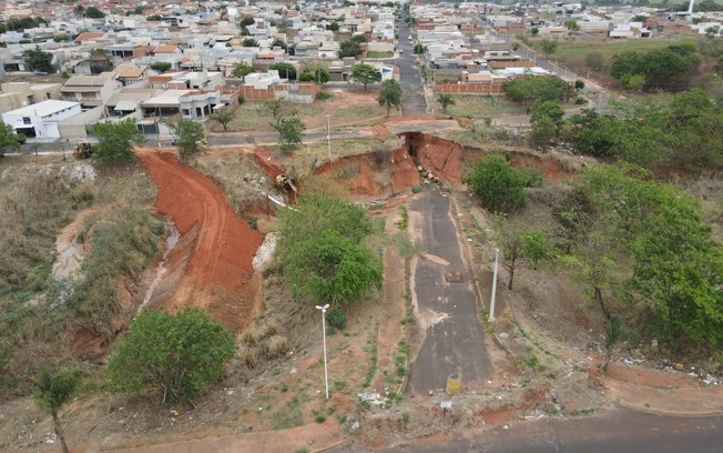 Prefeitura de Mirassol autoriza início das obras de recuperação de erosão no bairro Regissol