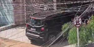 Estudante é presa após carro invadir casa e matar idoso
