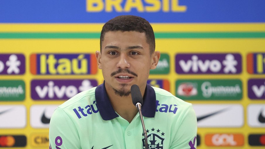 André comenta adaptação de Fernando Diniz