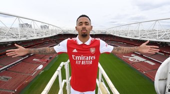 Arsenal oficializa a contratação de Gabriel Jesus por 5 temporadas