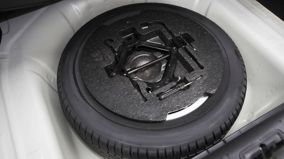 Quando for calibrar os pneus, não esqueça de verificar a pressão e aproveitar para calibrar também o estepe.